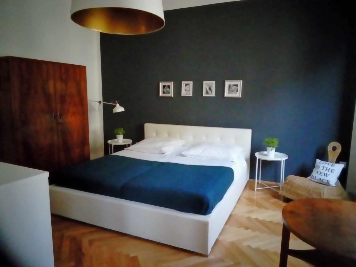 Luxury Old Town Apartment Pula Exterior photo